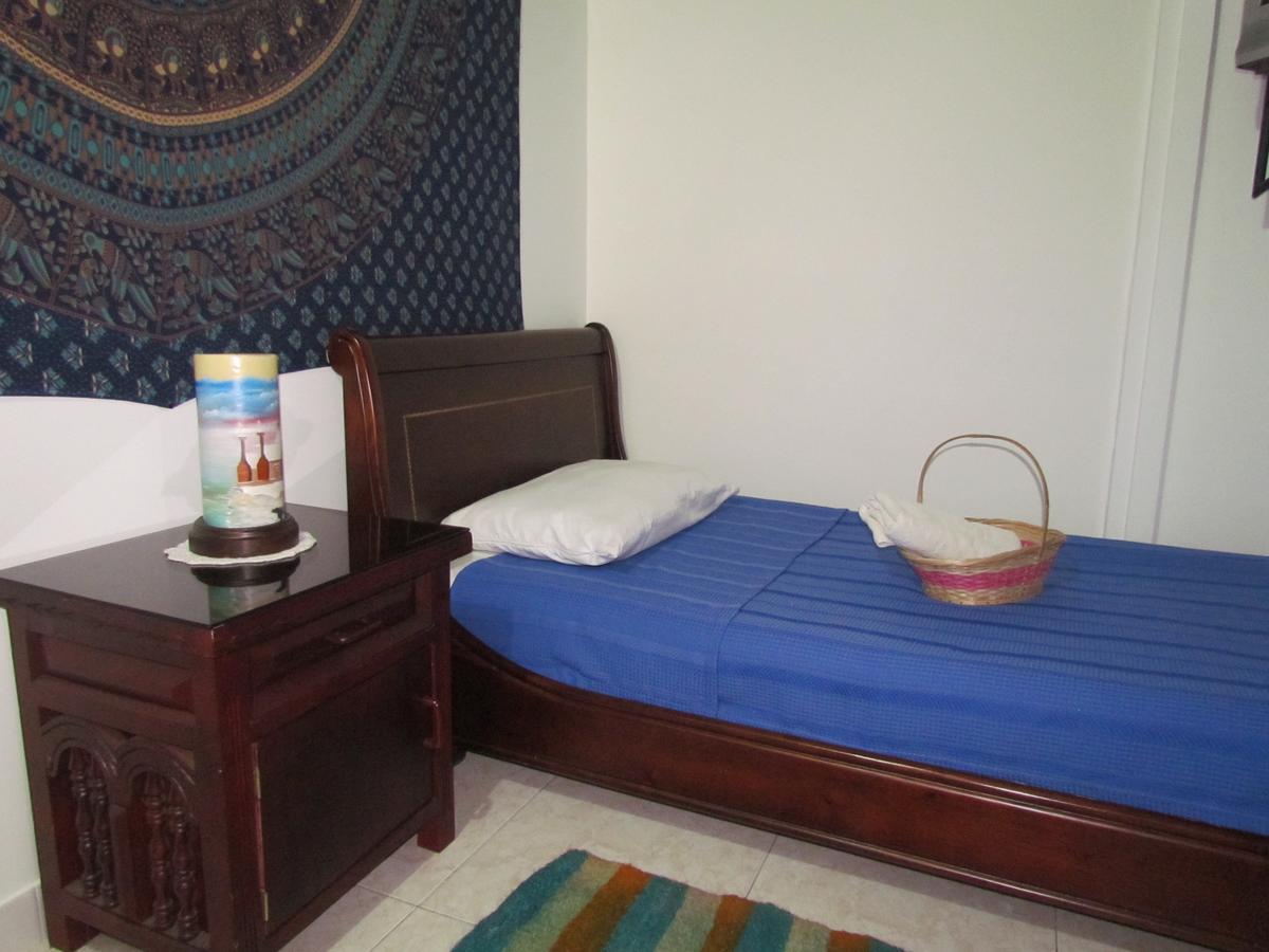 Como En Casa! Restaurante Y Hostal بوغوتا المظهر الخارجي الصورة