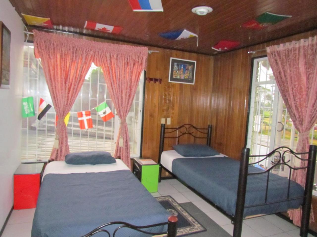 Como En Casa! Restaurante Y Hostal بوغوتا المظهر الخارجي الصورة