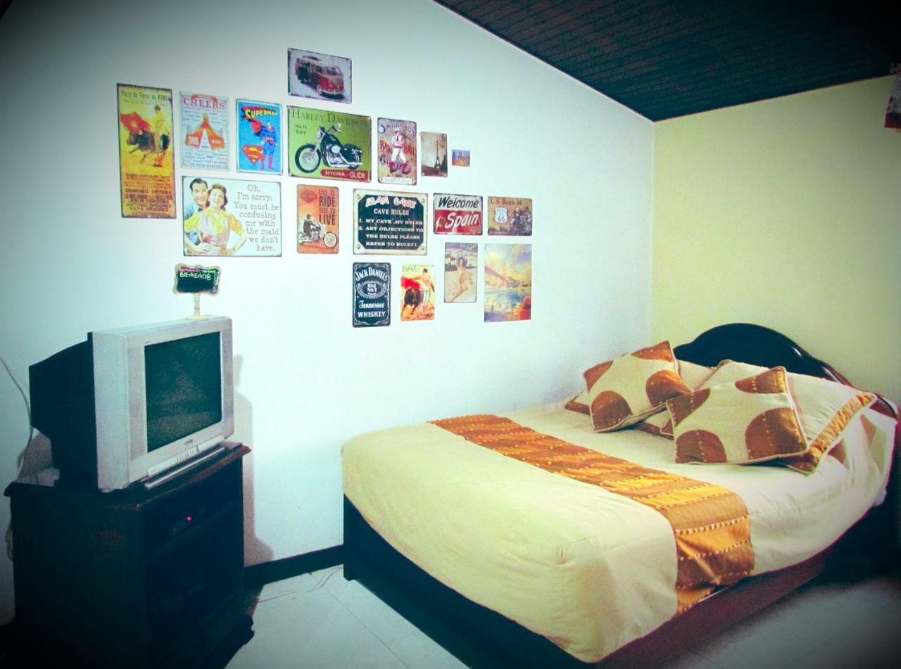 Como En Casa! Restaurante Y Hostal بوغوتا المظهر الخارجي الصورة